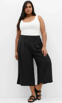 Abbie Crop Pant - black