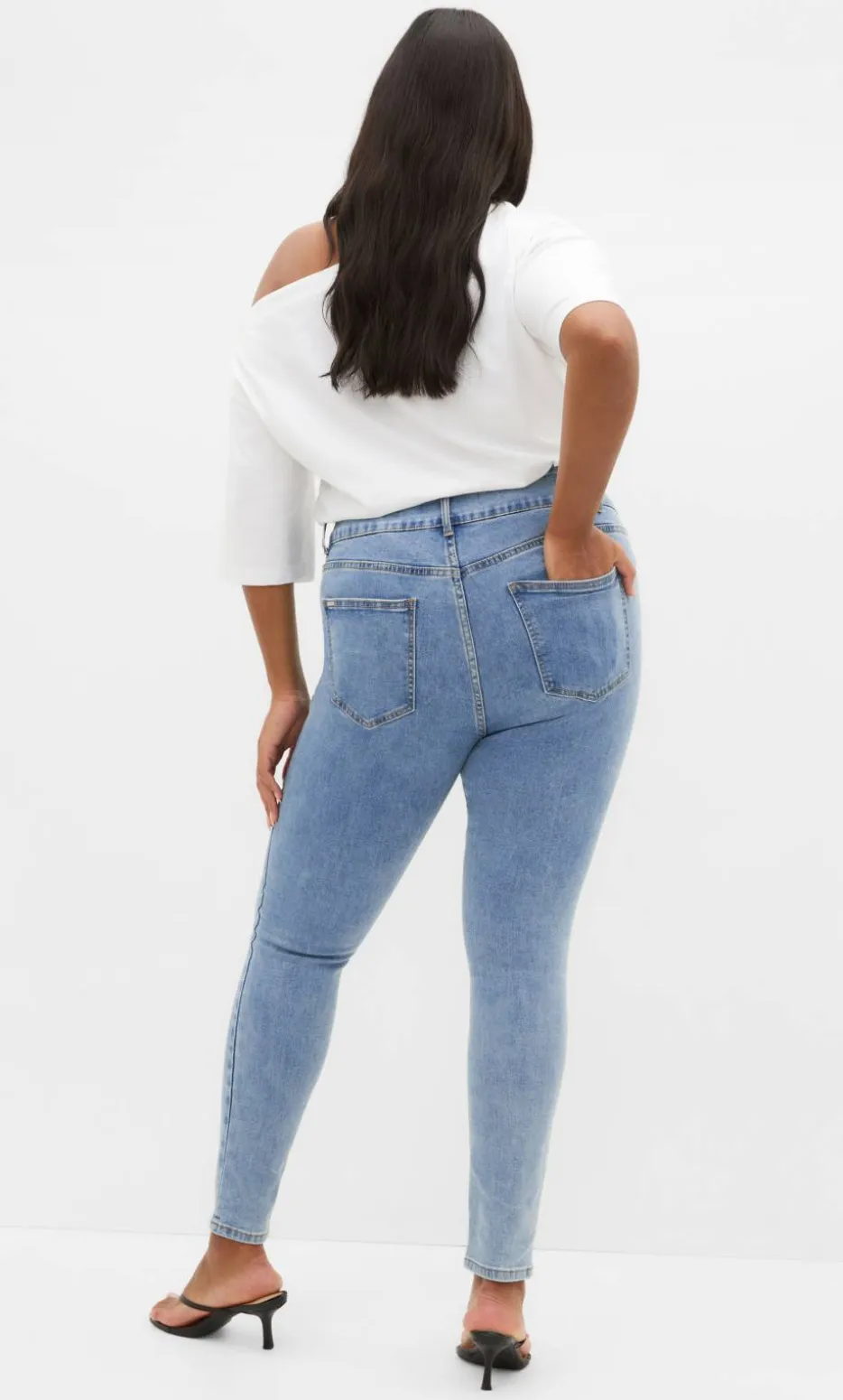 Asha Fit Ultra Skinny Leg Short Jean - light wash