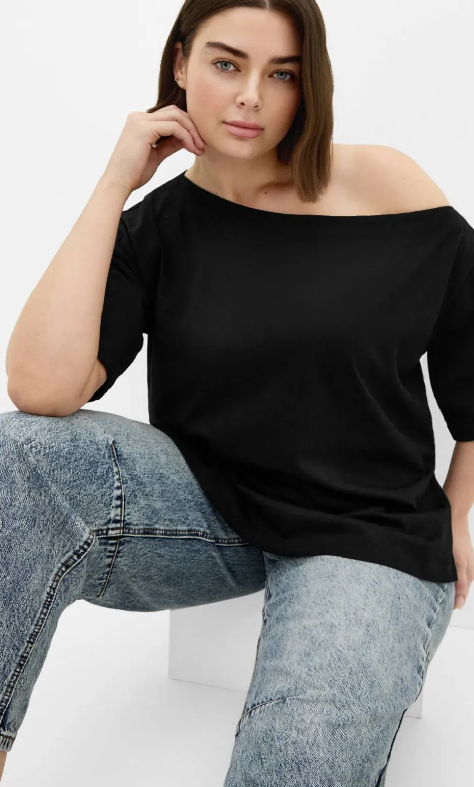 Asymmetrical Cotton Tee - black