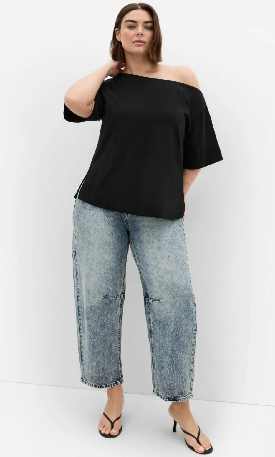Asymmetrical Cotton Tee - black