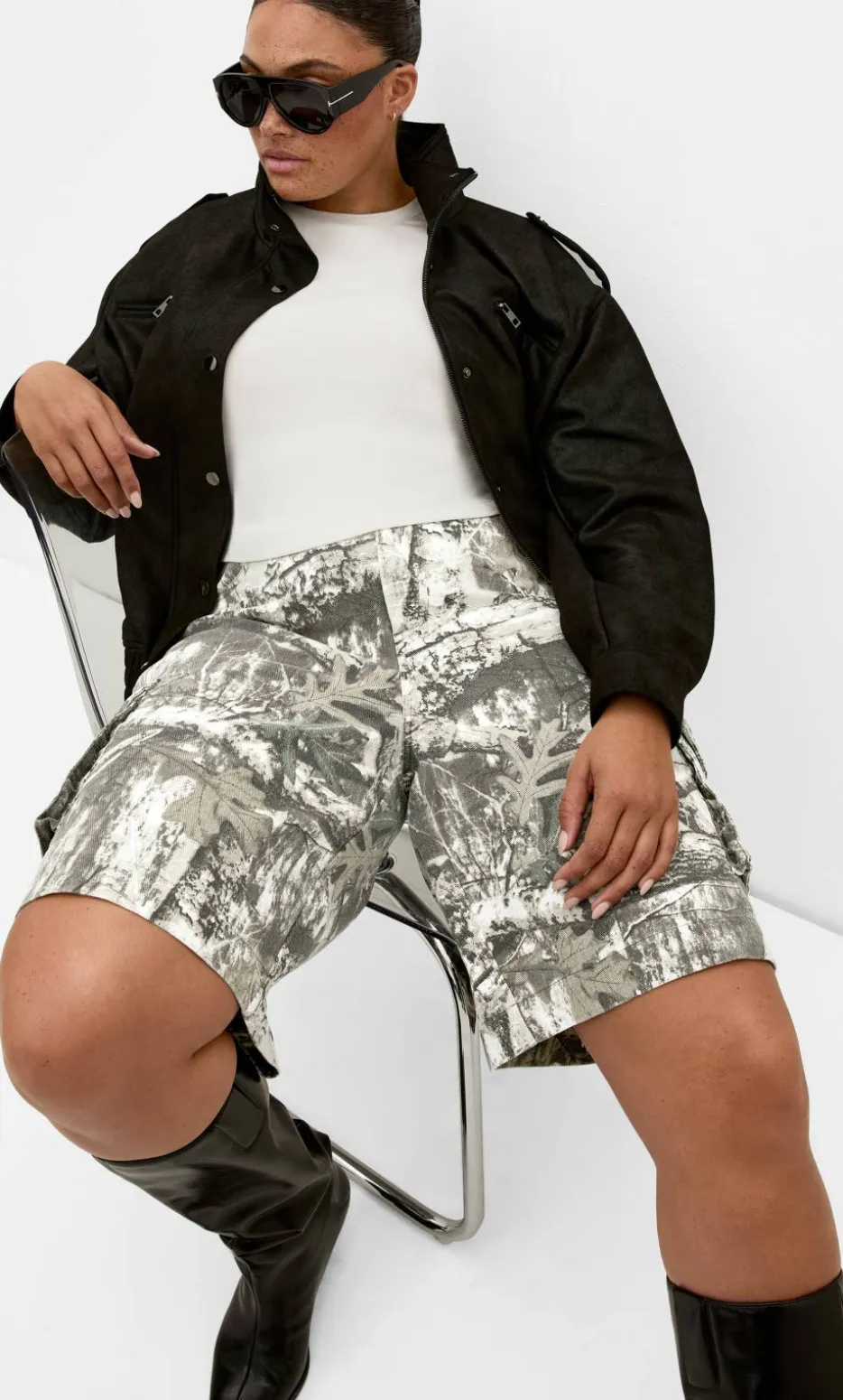Camo Relaxed Cotton Cargo Jort - khaki wash