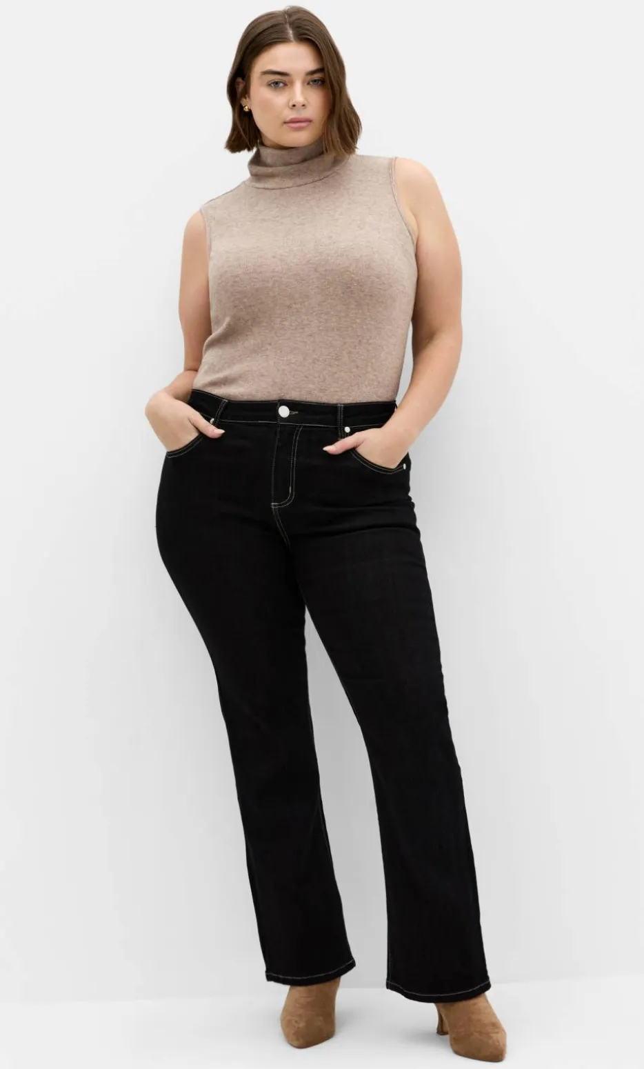 CC Bootleg Short Denim Jean - black wash