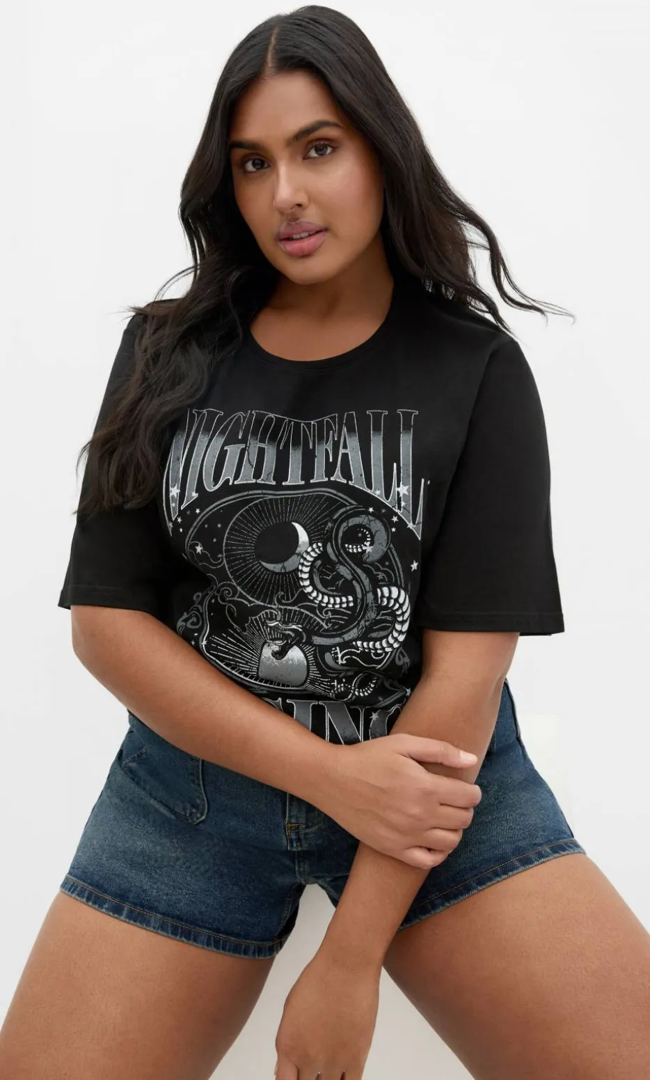 Curved Hem Grey Nightfall Tee - black