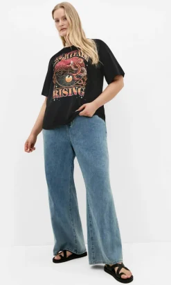 Curved Hem Red Nightfall Tee - black