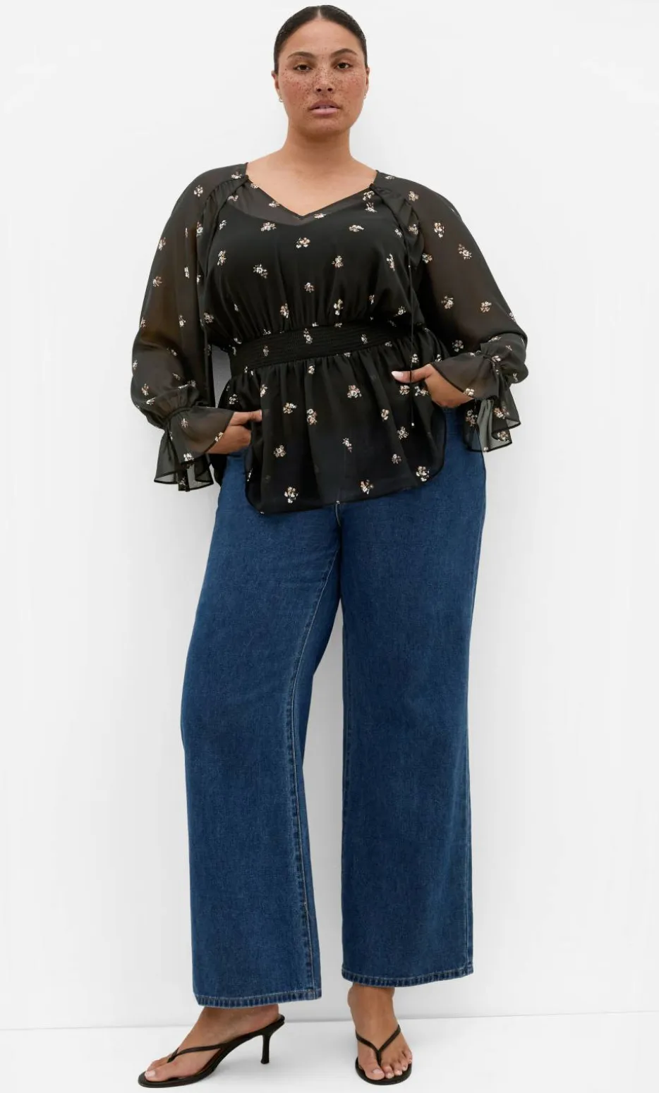 Dela Ditsy Print Top - black