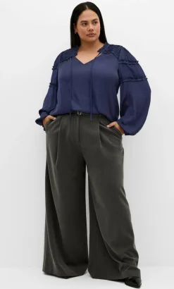 Drama Queen Long Sleeve Shirt - navy
