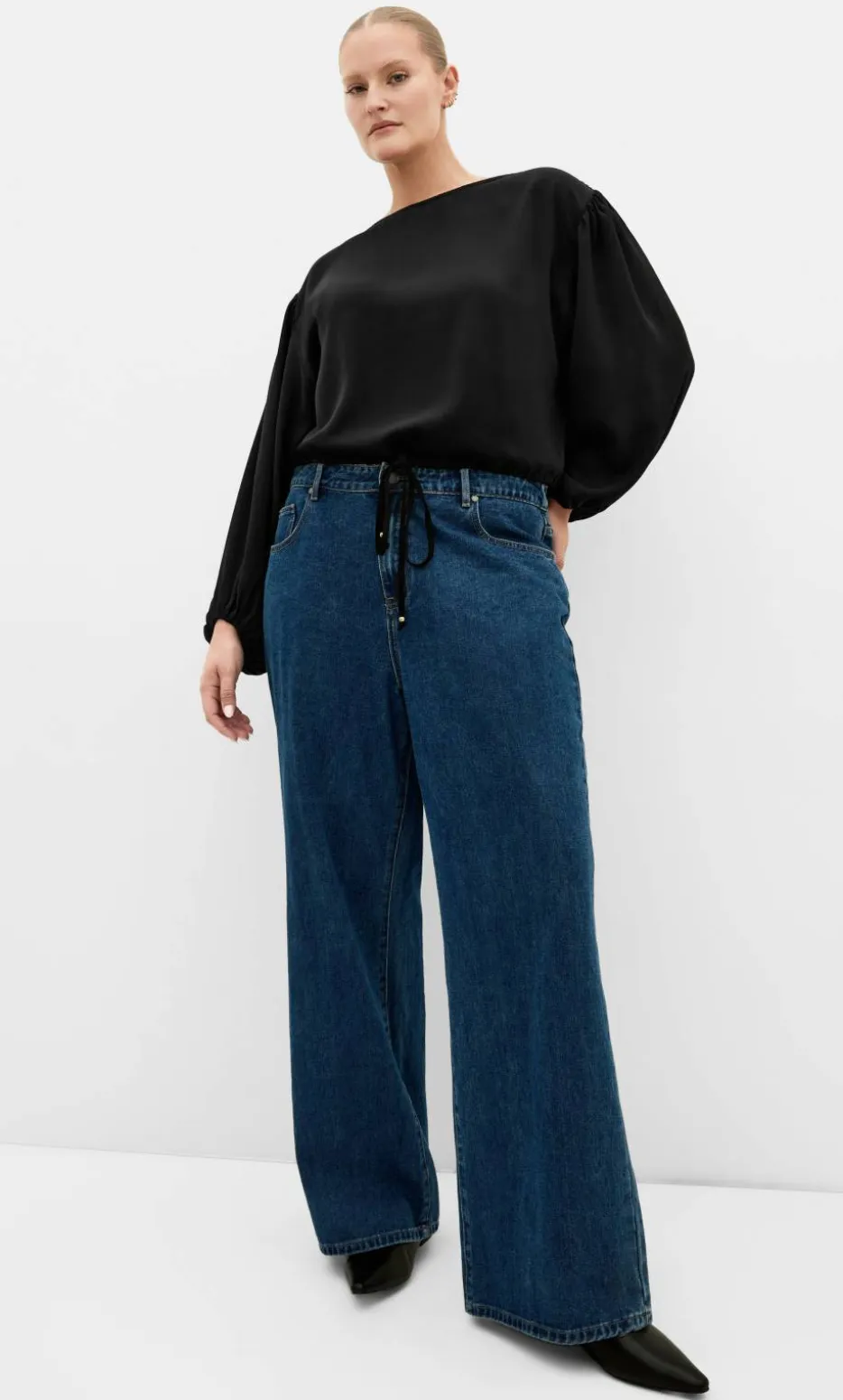 Elise Long Sleeve Hem Detail Top - black
