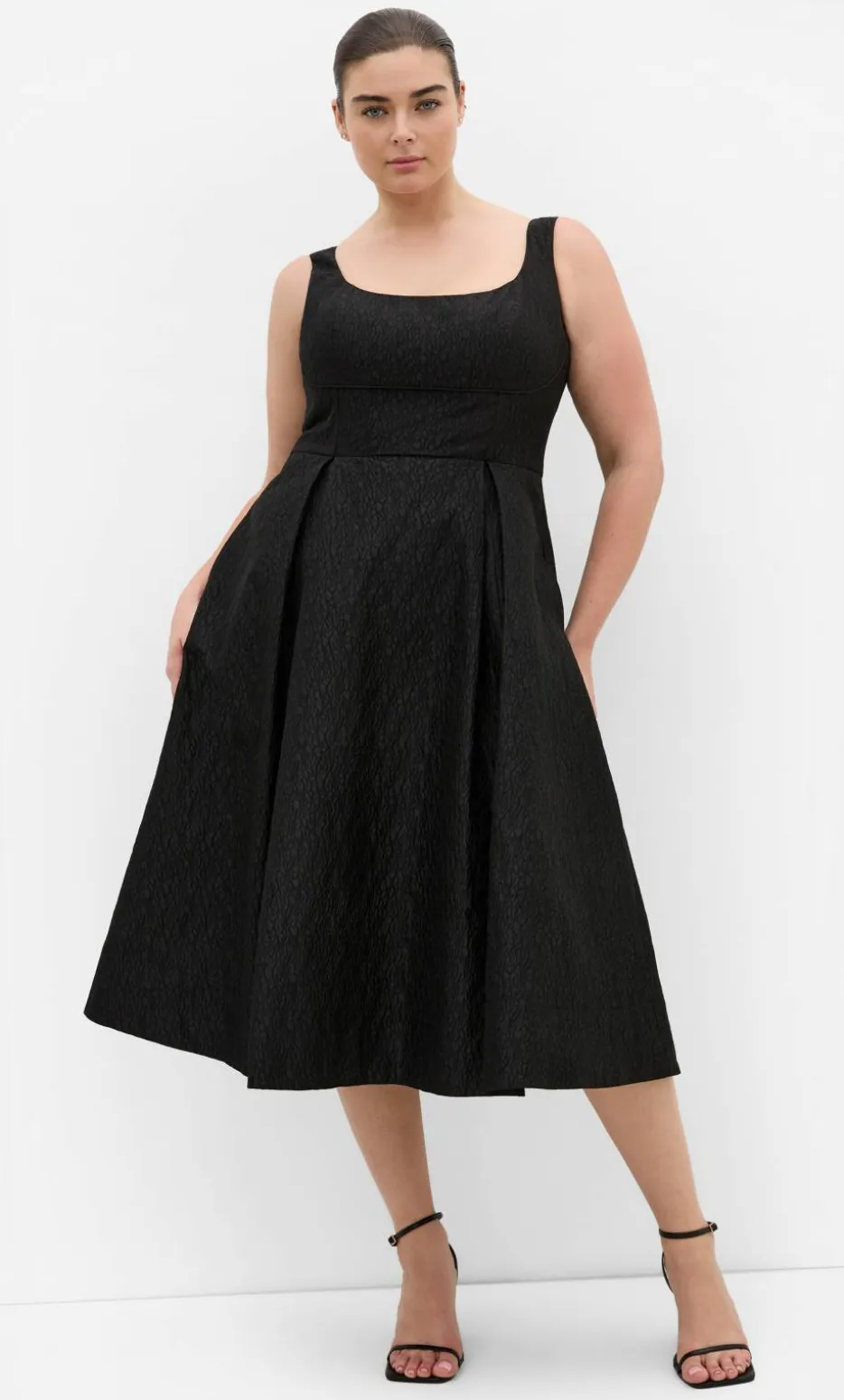 Estella Jacquard Midi Dress - black