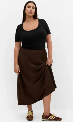 Everyday Scoop Tee - black
