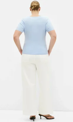 Everyday Scoop Tee - ice blue