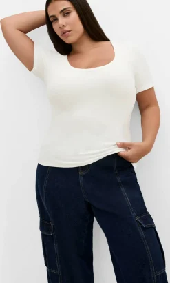 Everyday Scoop Tee - ivory