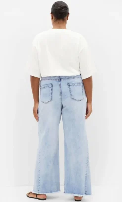 Harley Fit Aliya Wide Leg Jean - light wash