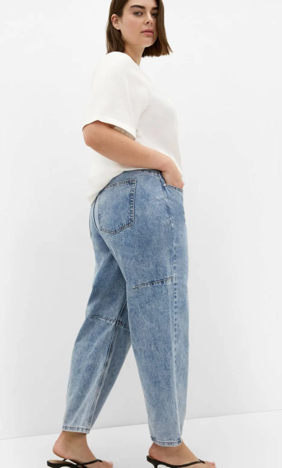 Harley Fit Bridget Barrel Ankle Grazer Jean - vintage mid wash