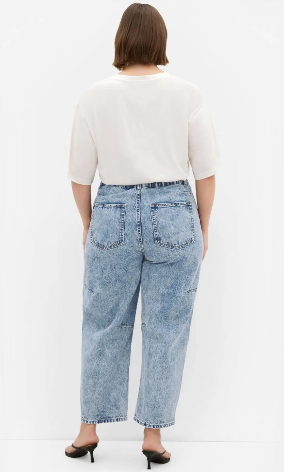 Harley Fit Brooke Barrel Leg Jean - stone wash