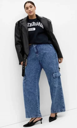 Harley Fit Cargo Detail Jean - mid wash