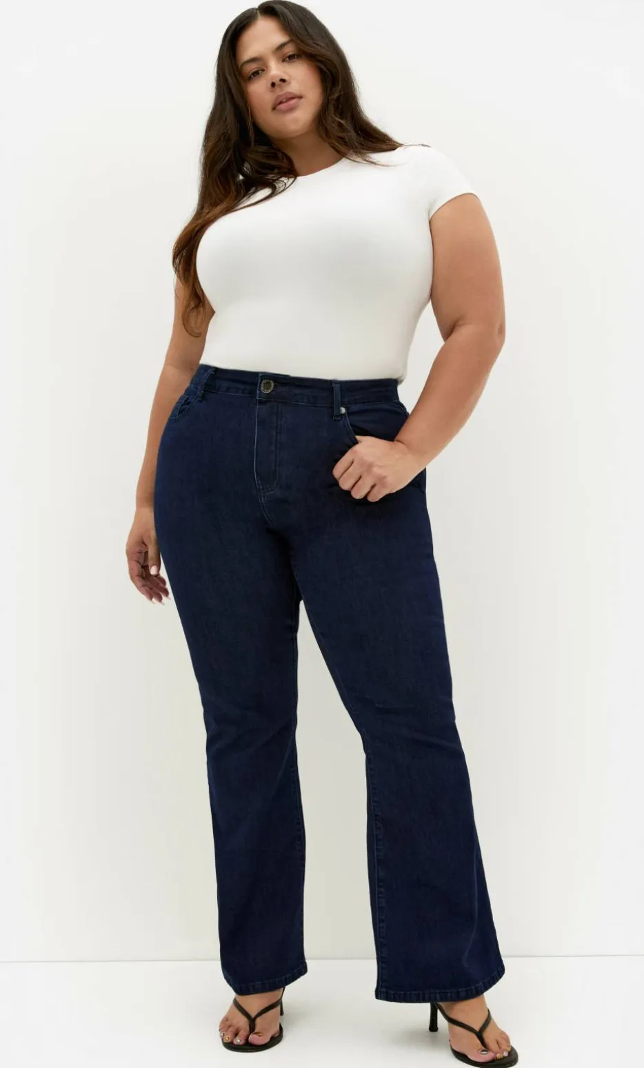 Harley Fit Carla Flare Leg Short Jean - dark wash