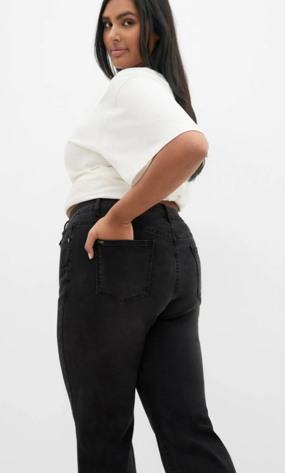 Harley Fit Dani Straight Leg Jean - black wash