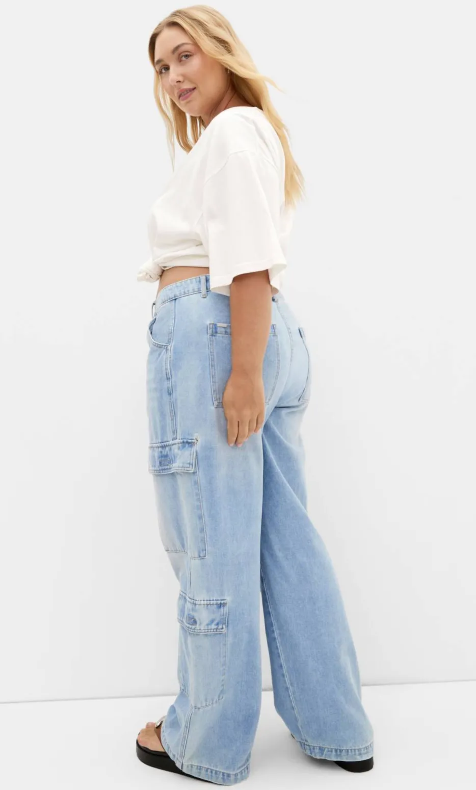 Harley Fit Iona Cargo Wide Leg Regular Jean - light wash