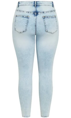 Harley Fit Karla Skinny Leg Short Jean - light wash