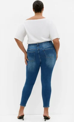 Harley Fit Karla Skinny Leg Short Jean - dark wash