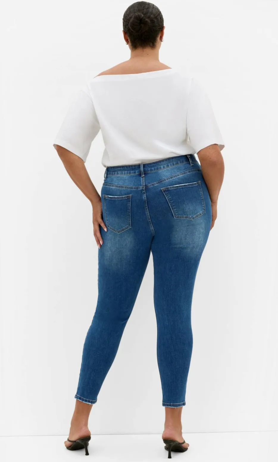 Harley Fit Karla Skinny Leg Short Jean - dark wash