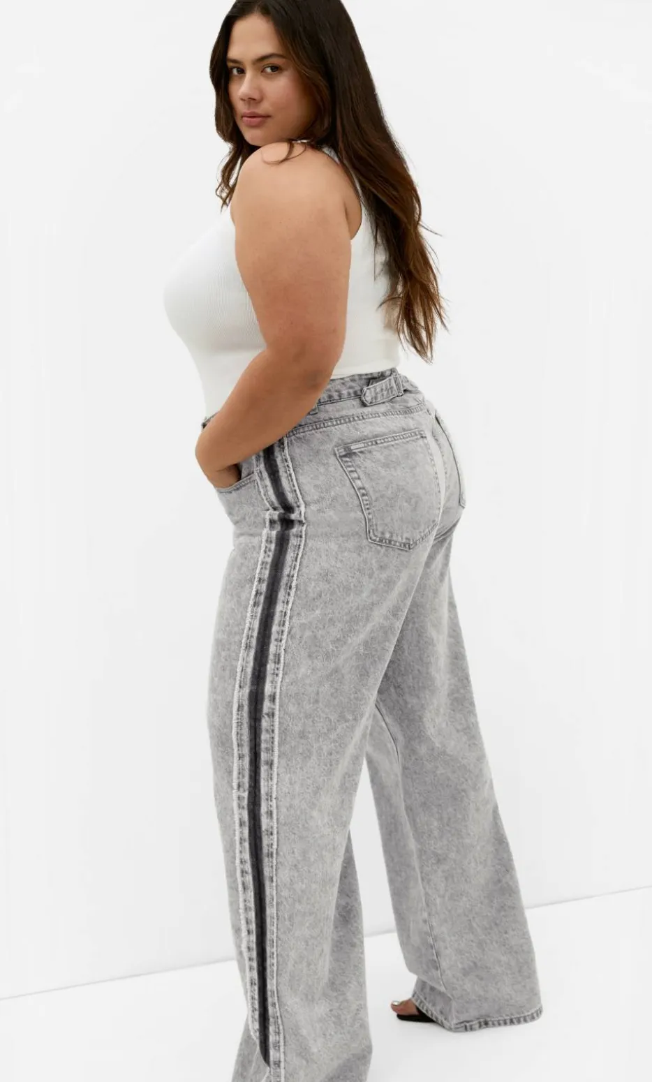 Harley Fit Leila Side Stripe Wide Leg Jean - light grey wash