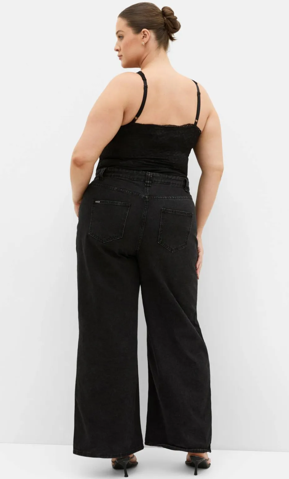 Harley Fit Olivia Relaxed Wide Leg Jean - black wash