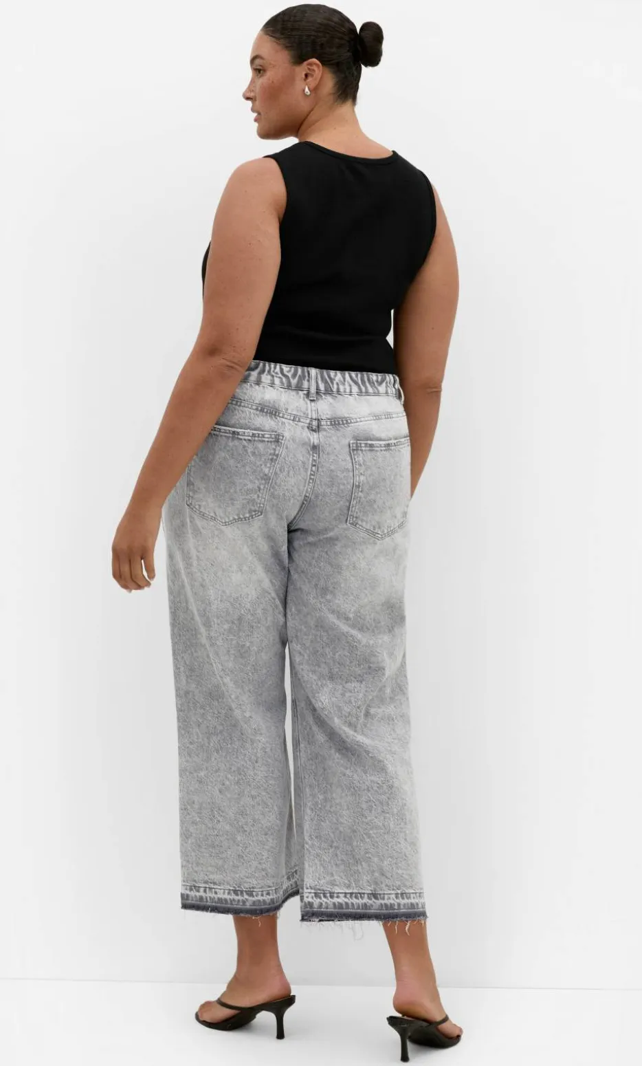 Harley Fit Wide Leg Crop Jean - grey wash