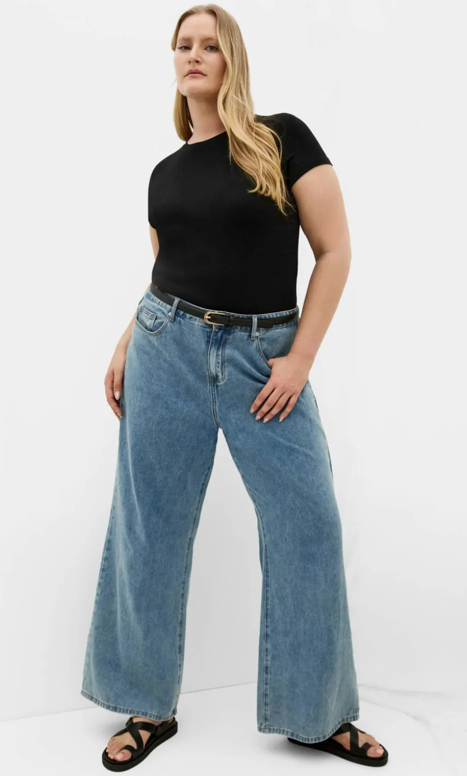 Karla Short Sleeve Tee - black