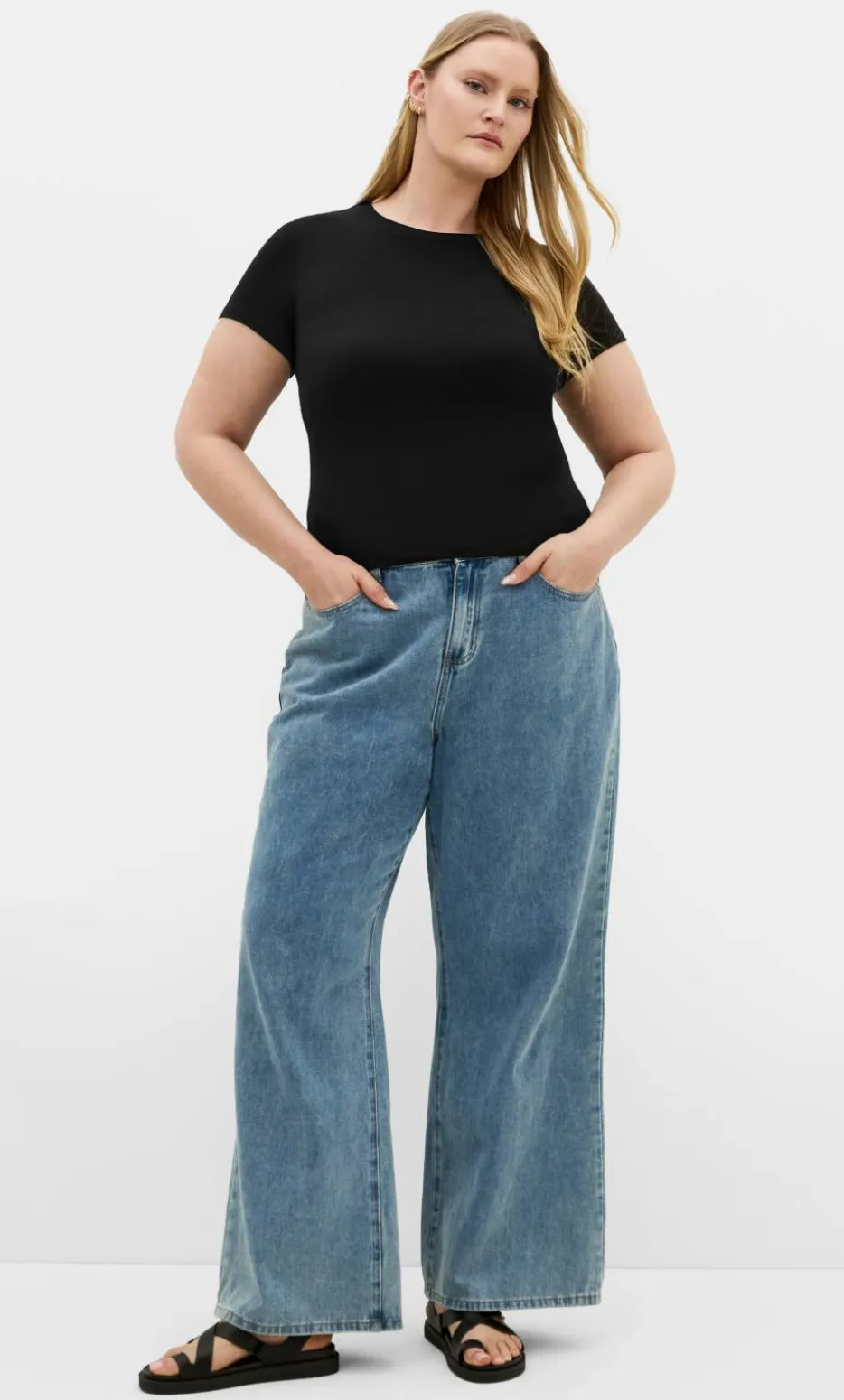 Karla Short Sleeve Tee - black