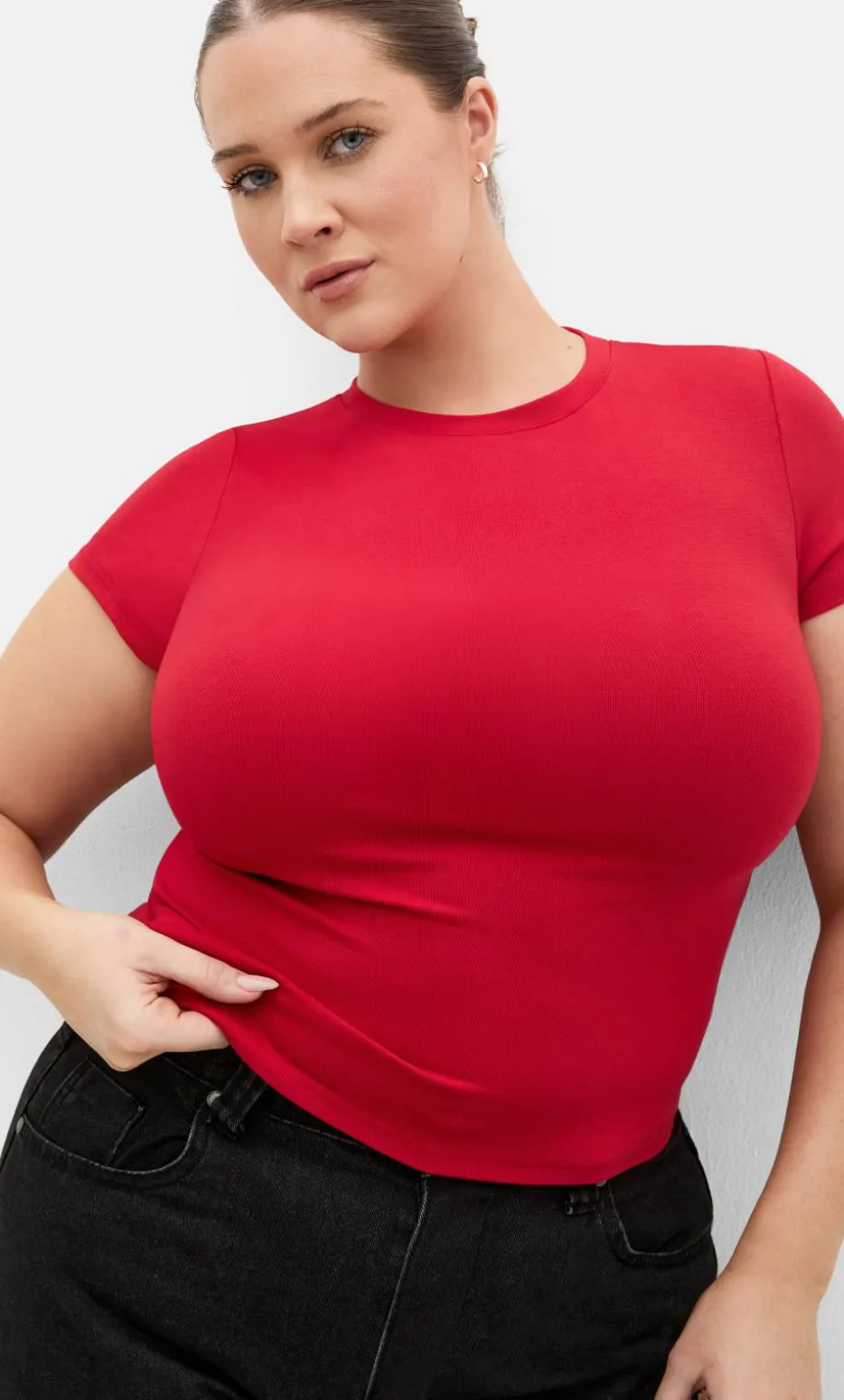 Karla Short Sleeve Tee - red