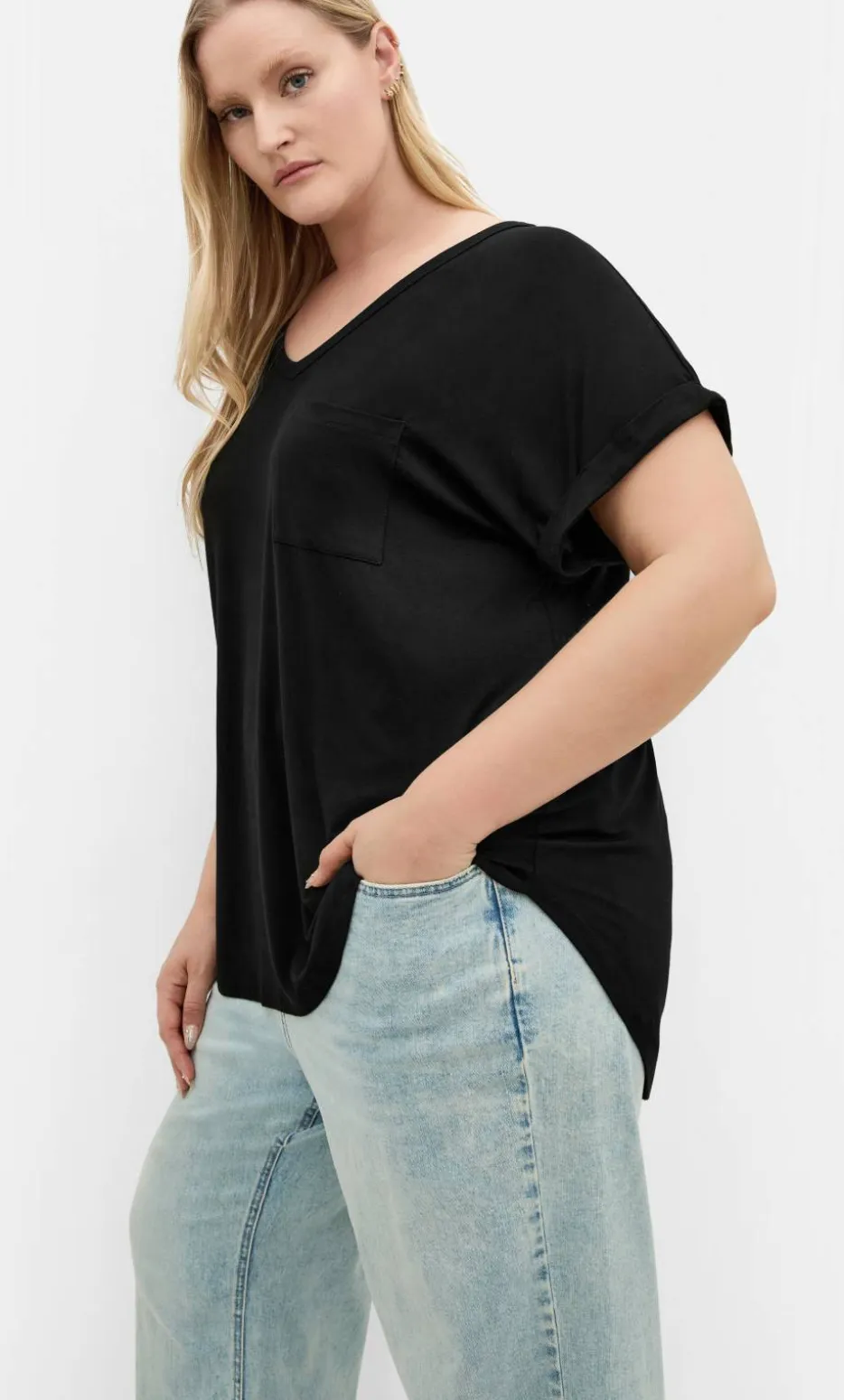 Kiran Hi-Lo Tee - black