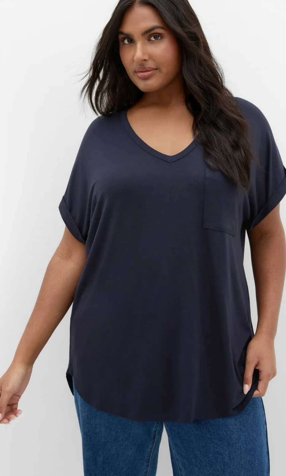 Kiran Hi-Lo Tee - navy