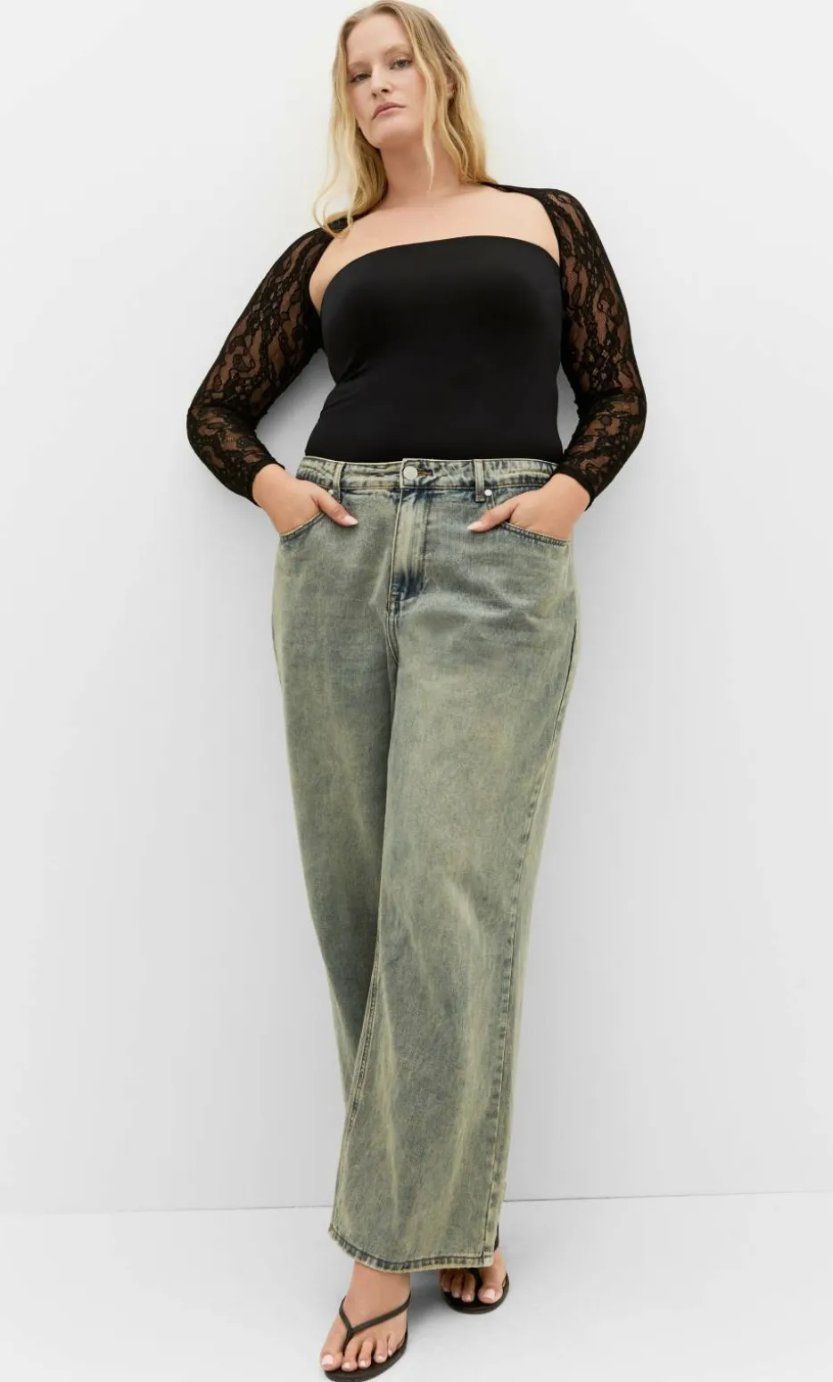 Layla Lace Shrug - black