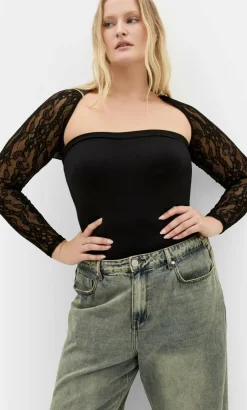Layla Lace Shrug - black