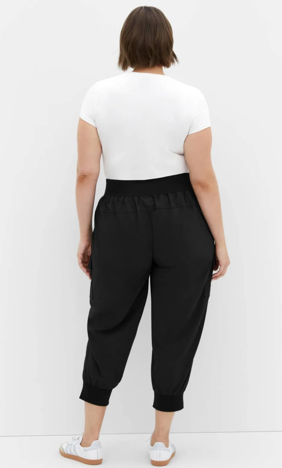 Lea Crop Jogger Pant - black