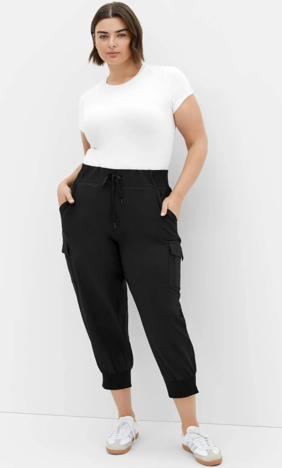 Lea Crop Jogger Pant - black