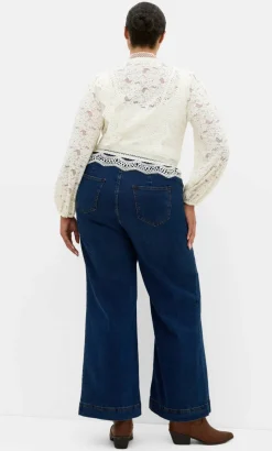 Lucielle Lightweight Zip-Front Lace Jacket - porcelain