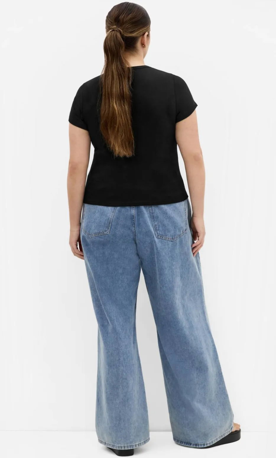 Micro Cherry Print Tee - black