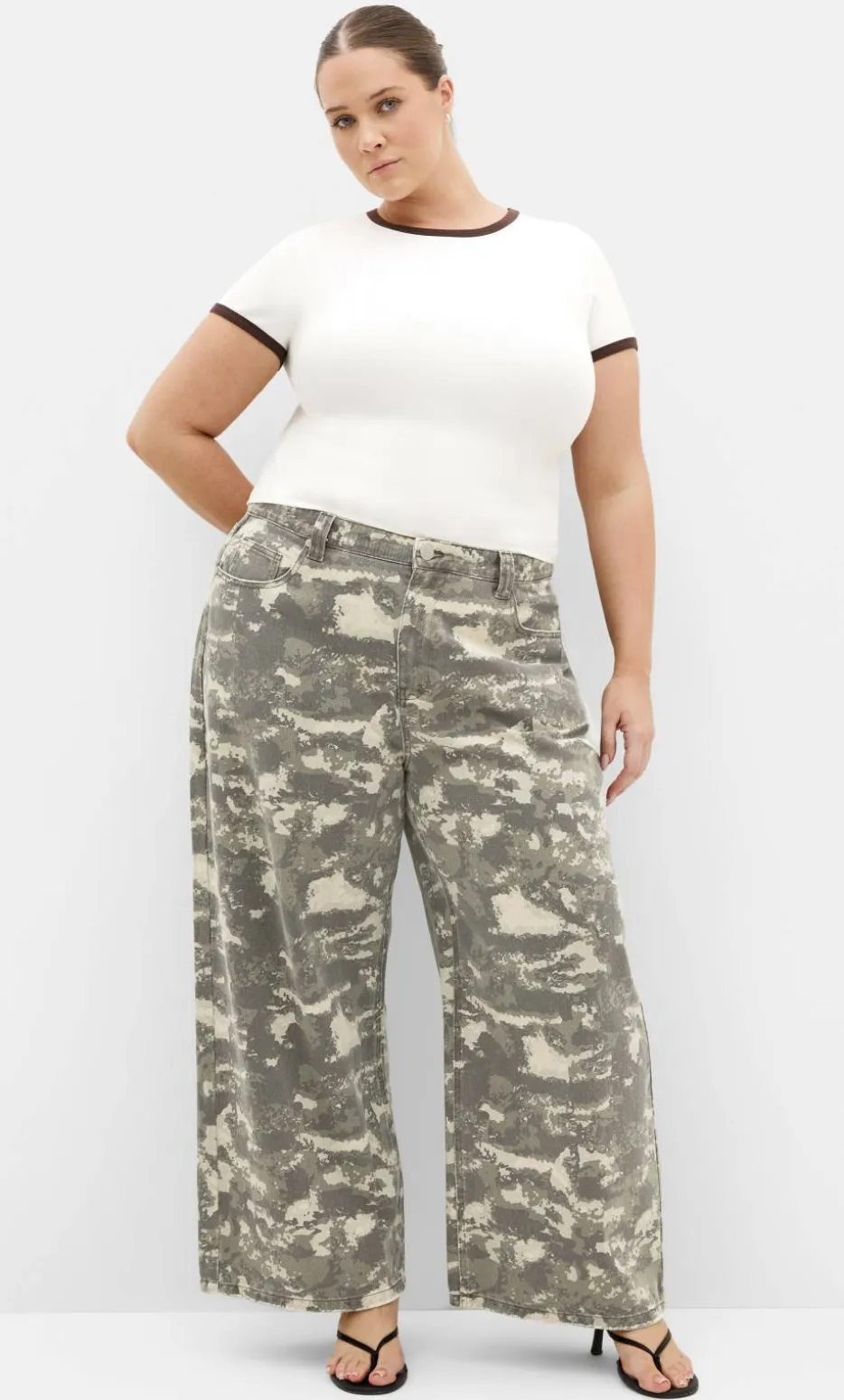 Olivia Camo Relaxed Cotton Jean - khaki wash