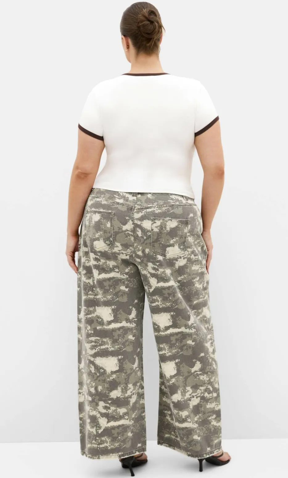 Olivia Camo Relaxed Cotton Jean - khaki wash