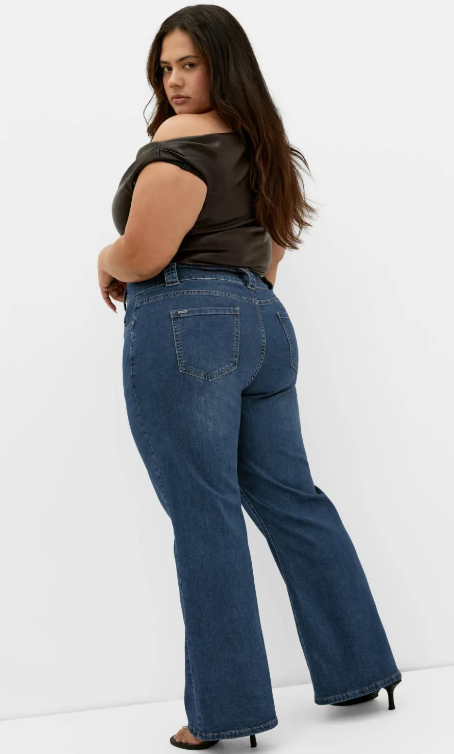 Pia Fit Bootleg Short Jean - dark wash