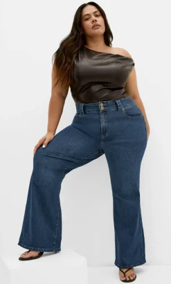 Pia Fit Bootleg Short Jean - dark wash
