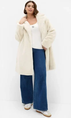 Remi Faux Fur Coat - cream
