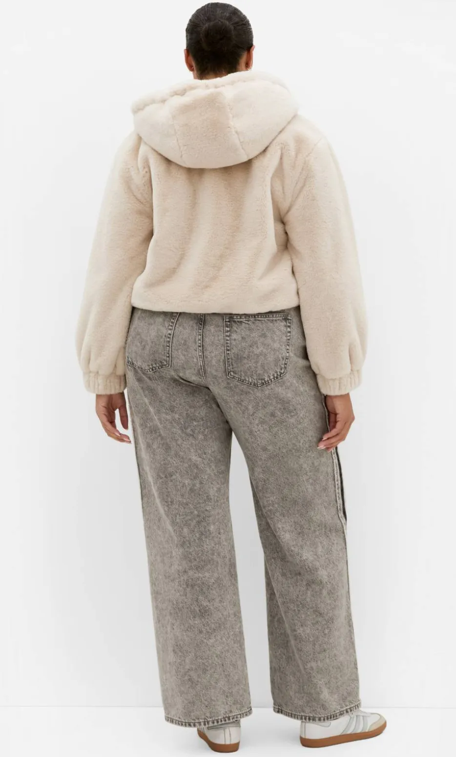 Remi Faux Fur Hooded Bomber - cream