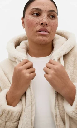 Remi Faux Fur Hooded Bomber - cream