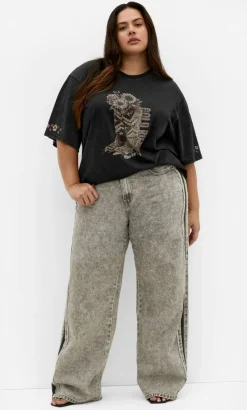 Rodeo Oversized Cotton Tee - black acid wash