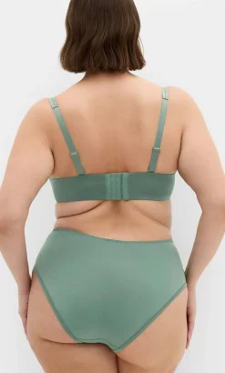 Smooth & Chic Micro Shorty - sage