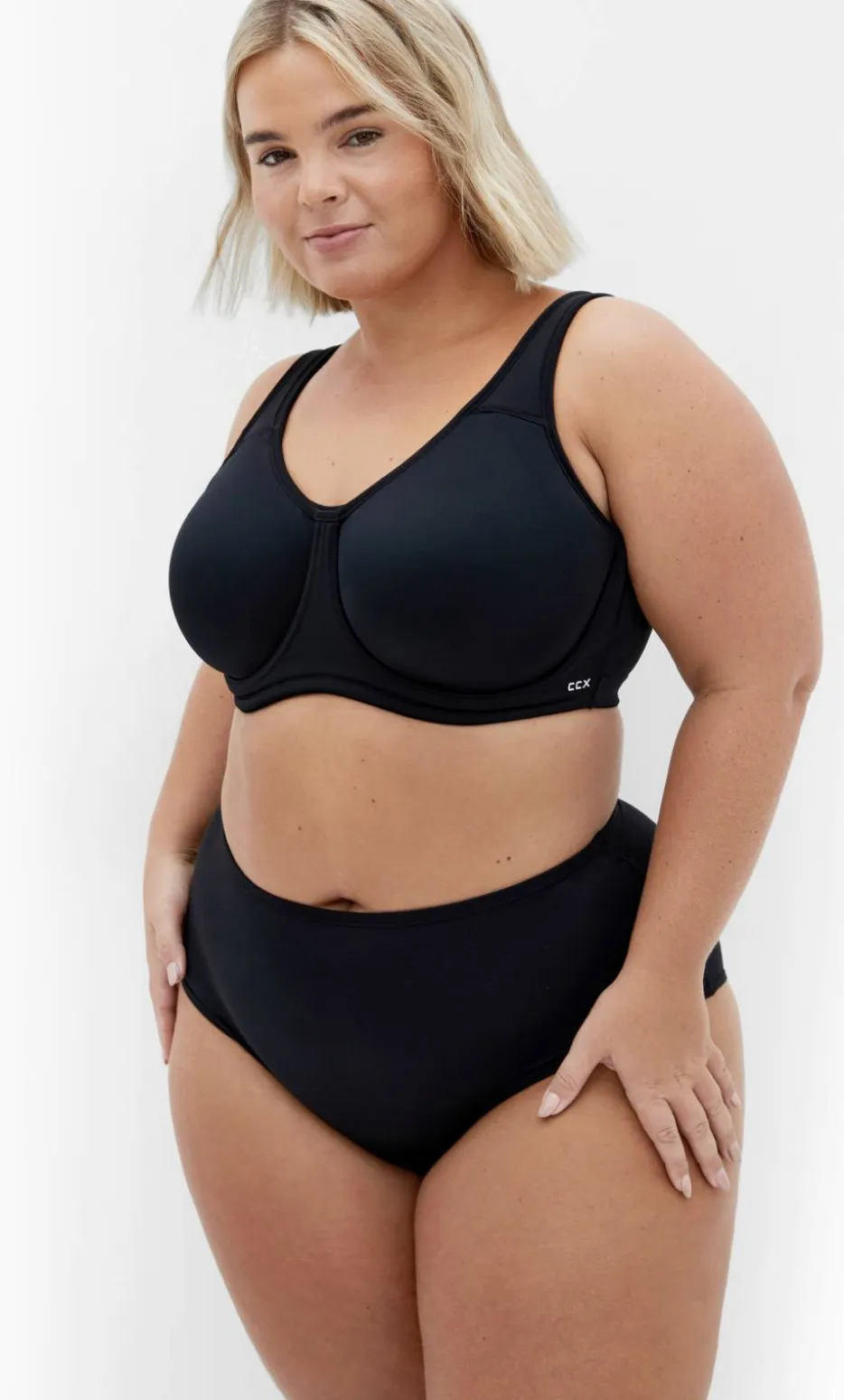Underwire Sports Bra - black