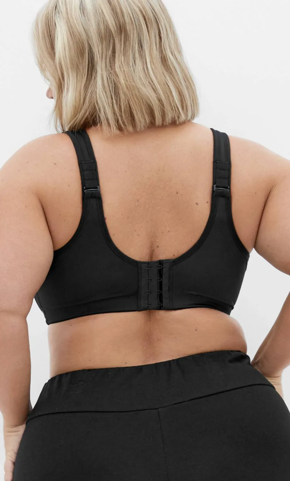 Underwire Sports Bra - black